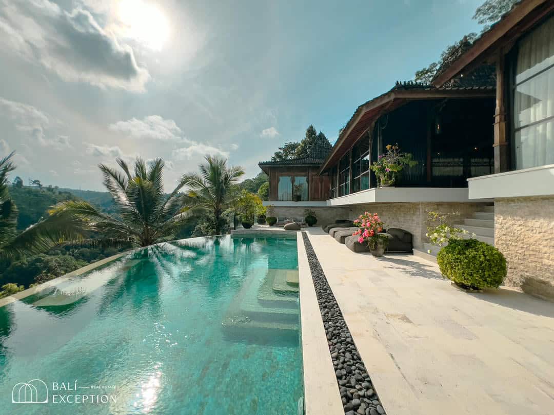 SPACIOUS JUNGLE VIEW 4 BEDROOM VILLA FOR SALE FREEHOLD IN UBUD BE-2231 